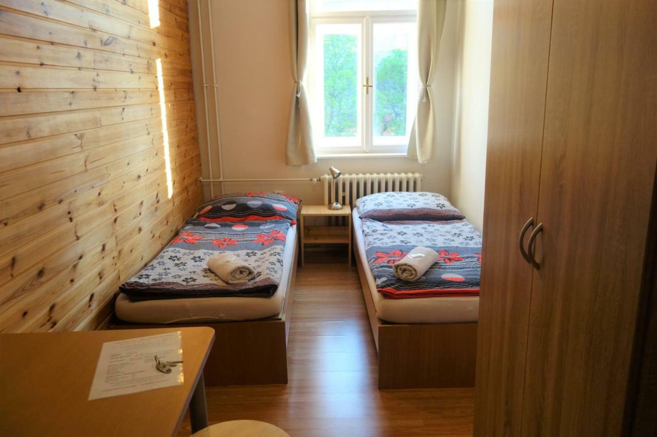 Bed & Breakfast Hostel Брно Екстер'єр фото